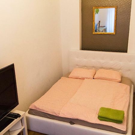 Awesome Apartment Boedapest Buitenkant foto